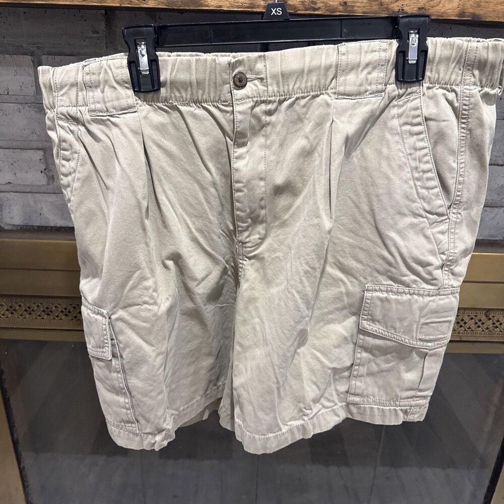 Tommy Bahama Men's Beige Cargo Shorts Size M Cotton Drawstring Elastic Waist